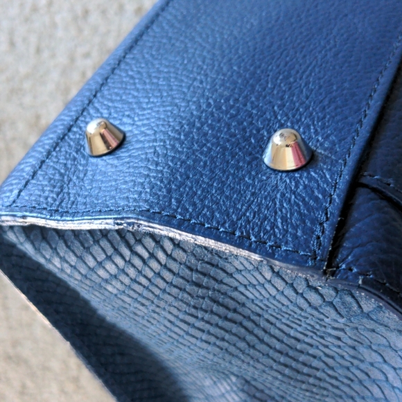 Italian Leather Bag - Picture 6 of 8